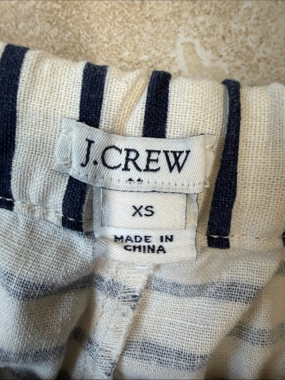 💙J.CREW, OFF-WHITE AND NAVY BLUE STRIPED LINEN BLEND SHORTS SIZE EXTRA SMALL💙